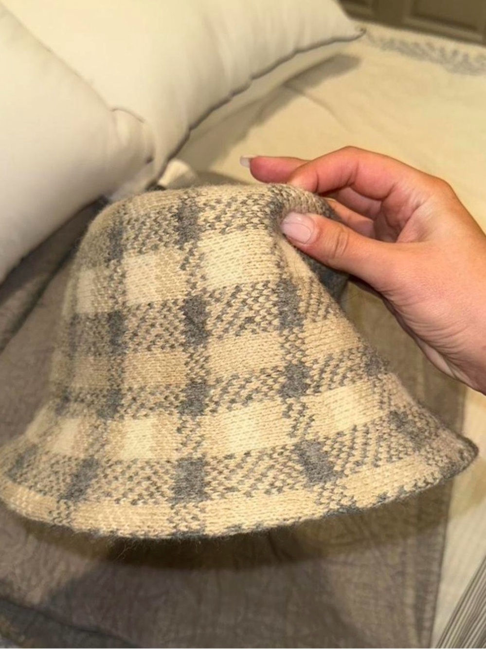 Anthropologie Neutral Plaid Knit Bucket Hat in Cream and Gray